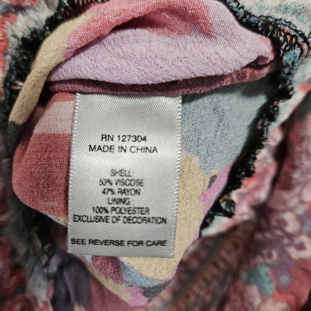 John Mark Woman’s Oversized Small Top, Mix print with colorful embroidery - Picture 5 of 8